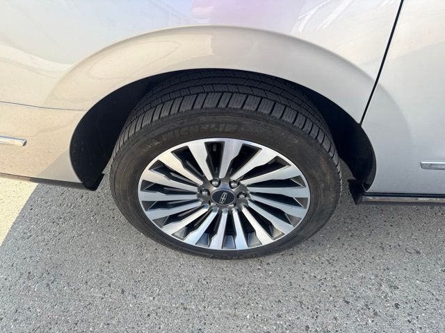 2018 Ingot Silver Lincoln Navigator L Select 4X4 SUV