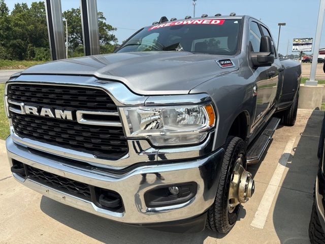 Billet Silver Metallic Clearcoat 2024 RAM 3500 Pickup Truck Four-Wheel Drive 6-Speed Automatic