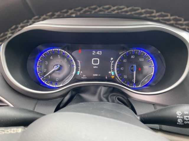 2024 Chrysler Pacifica Touring L - Diamond Black Crystal Pearlcoat exterior view 12