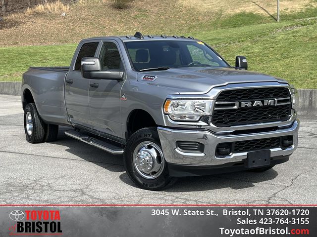2024 RAM 3500 Tradesman Crew Cab LB DRW 4WD