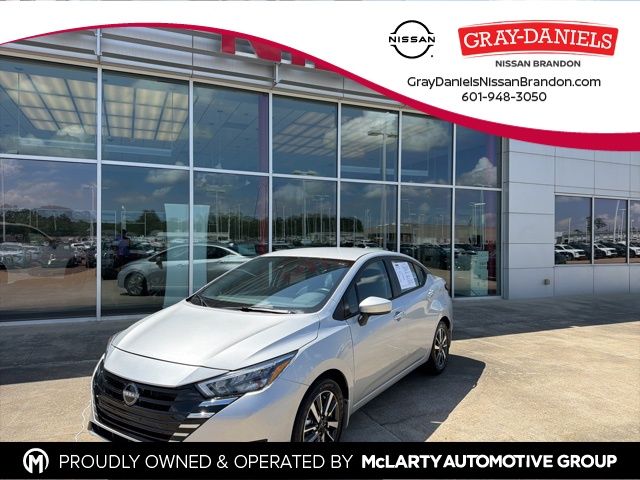 Brilliant Silver Metallic 2025 Nissan Versa SV FWD Sedan Front-Wheel Drive Continuously Variable Transmission