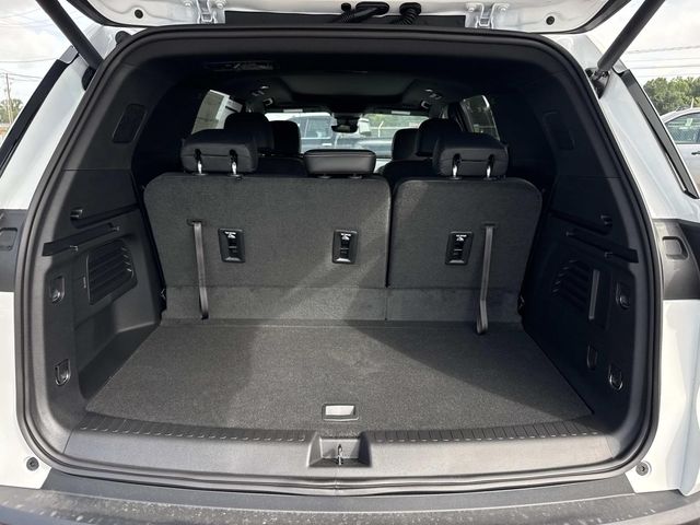 2026 Chevrolet Traverse LT White at Supreme Chevrolet of Gonzales
