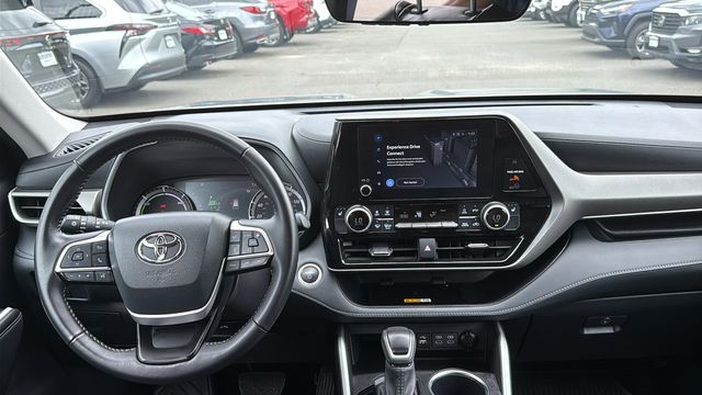 Used 2025 Toyota Highlander Hybrid SUV