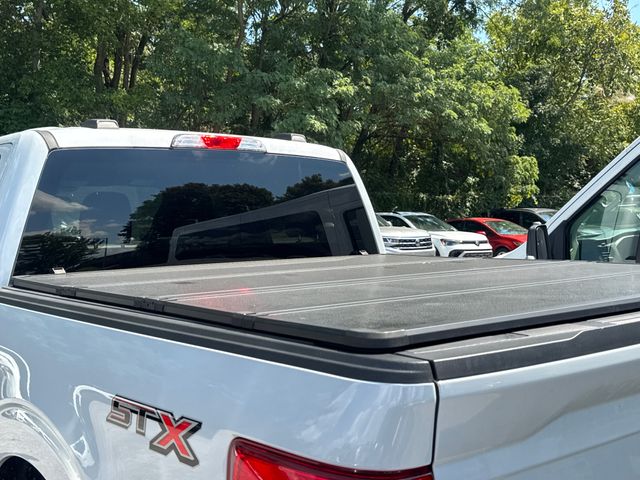 Used 2022 White Ford XL image 23