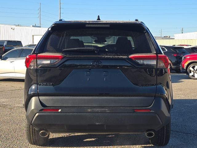 2023 Toyota RAV4 XLE:B02179