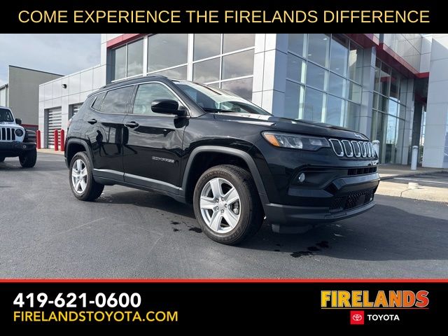 Diamond Black Crystal Pearlcoat 2022 Jeep Compass SUV / Crossover Four-Wheel Drive 9-Speed Automatic
