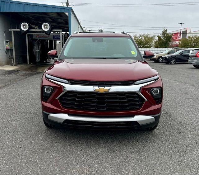 2025 Chevrolet Trailblazer LT photo 2