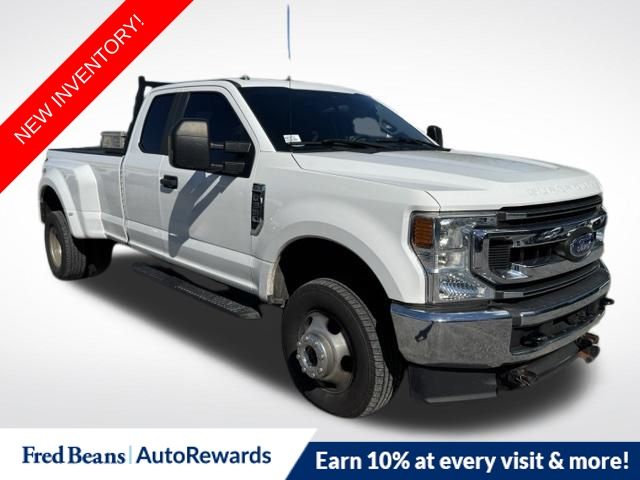 Oxford White 2021 Ford F-350 Super Duty Pickup Truck Four-Wheel Drive Automatic