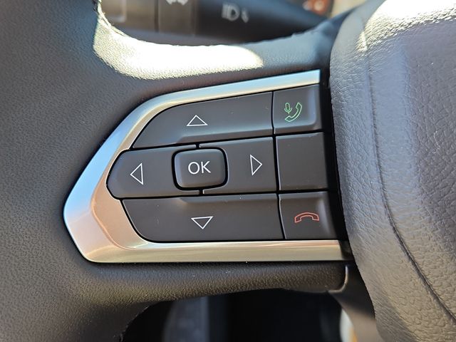 New 2026 White/off-white Jeep Latitude image 21