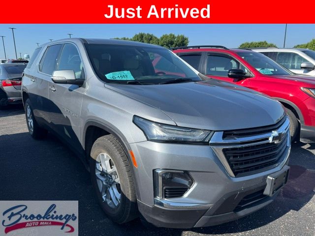 Sterling Gray Metallic 2024 Chevrolet Traverse SUV / Crossover Four-Wheel Drive 9-Speed Automatic