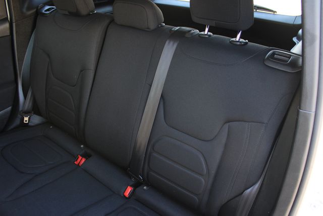 Used 2021 White Jeep Latitude image 20