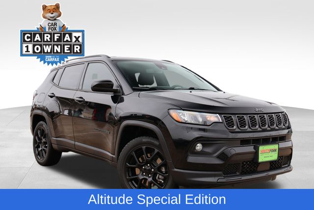 Diamond Black Crystal Pearlcoat 2024 Jeep Compass Latitude 4WD SUV / Crossover Four-Wheel Drive 8-Speed Automatic