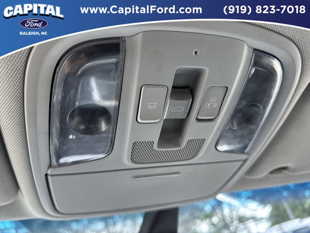 Used 2020 Black Kia SE image 33