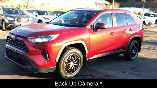 2019 Toyota RAV4 LE 4