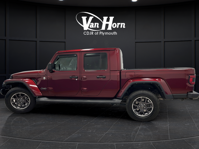 Used 2022 Snazzberry Pearlcoat Jeep Overland image 4