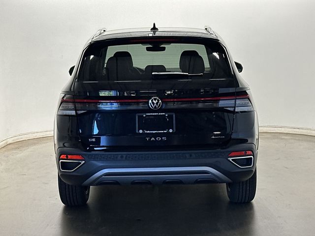 2025 Volkswagen Taos 1.5T SE Black at Subaru and VW of Moon Township