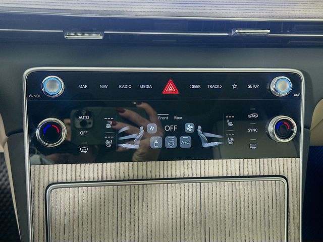 Thumbnail: 2026 Genesis GV80 - 16