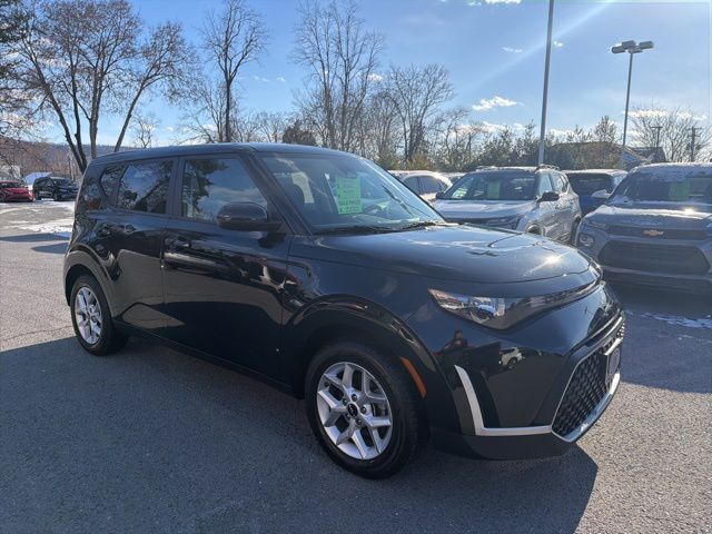 2024 Kia Soul LX FWD