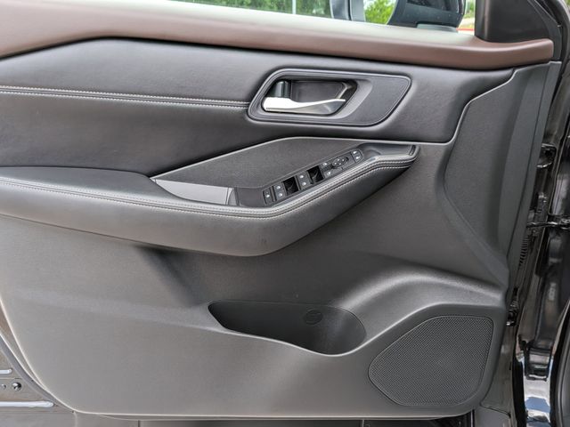 2023 Nissan Rogue SV - 9