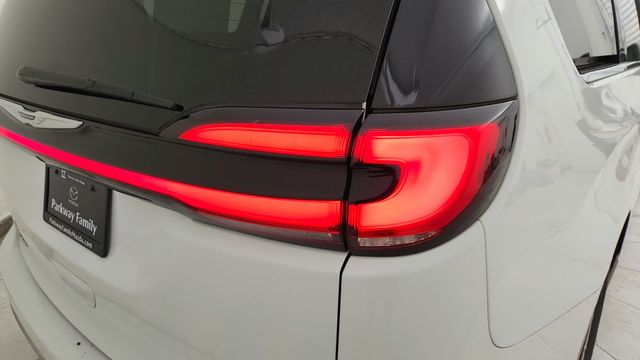 2022 Chrysler Pacifica Touring L - 10