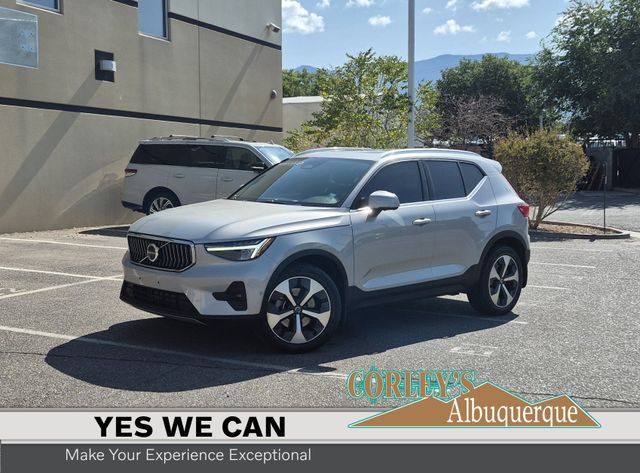 2023 Volvo XC40 B5 Ultimate Bright Theme AWD