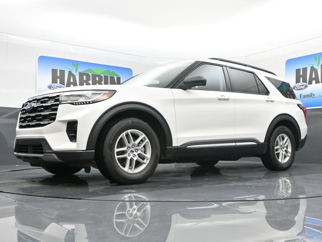 2025 Ford Explorer Active photo