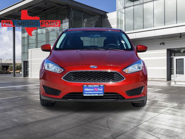 2018 Chili Pepper Red Ford Focus SE FWD Hatchback