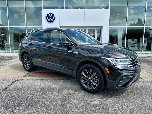 Deep Black 2024 Volkswagen Tiguan SUV / Crossover Front-Wheel Drive 8-Speed Automatic