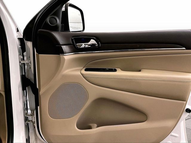 2020 Jeep Grand Cherokee Overland White at Auto Express Mitsubishi