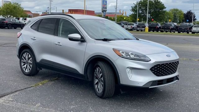 2020 Ford Escape Titanium Hybrid 2