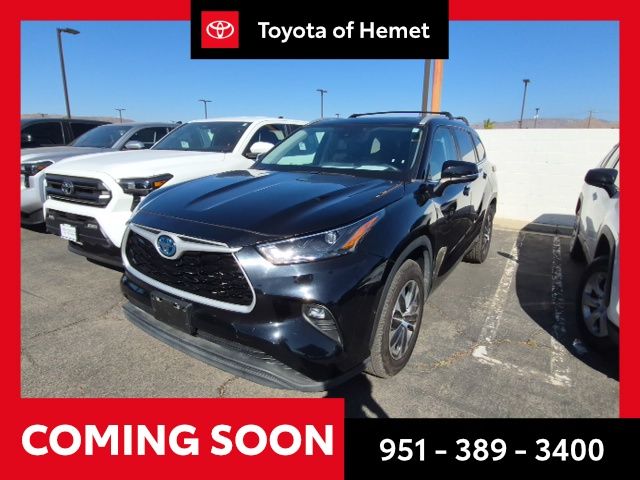 Midnight Black Metallic 2023 Toyota Highlander Hybrid SUV / Crossover Front-Wheel Drive Continuously Variable Transmission