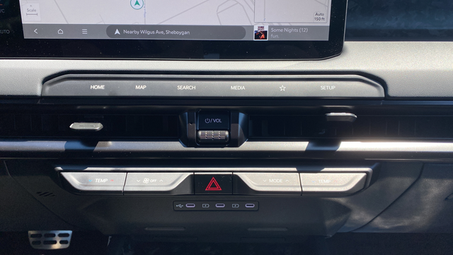 New 2027 White Kia X-Pro SX-Prestige image 18