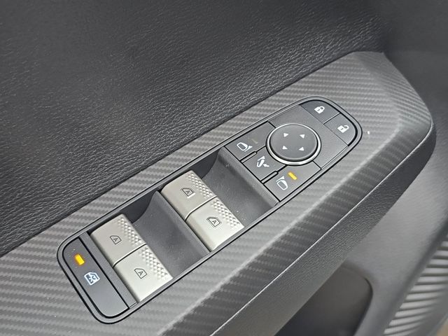 New 2025 Silver Mitsubishi SEL image 10