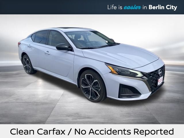 Gray Sky Pearl 2025 Nissan Altima 2.5 SR AWD Sedan All-Wheel Drive Continuously Variable Transmission