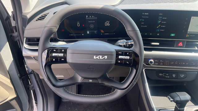 New 2027 Silver Kia LXS image 18