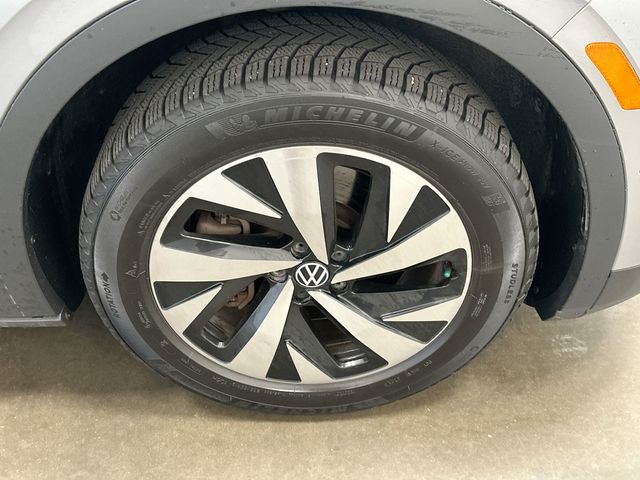 2023 Volkswagen ID.4 Pro Silver at Subaru and VW of Moon Township