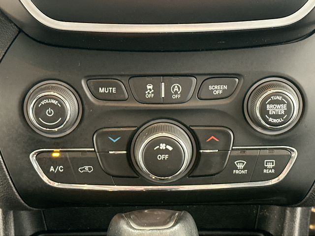 2021 Jeep Cherokee Latitude Lux Gray at Klick Lewis Buick Chevrolet