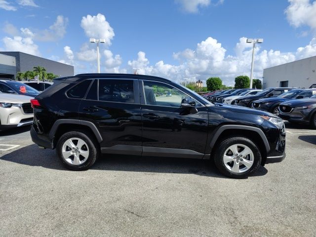 2021 Toyota RAV4 XLE 6