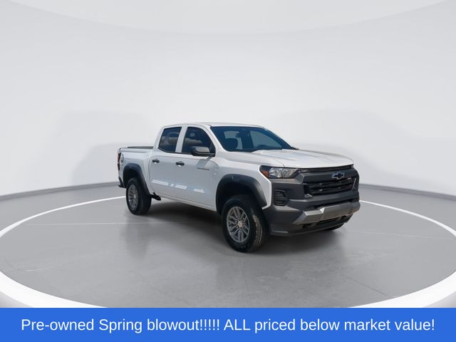 Used 2025 Summit White Chevrolet Trail Boss image 2