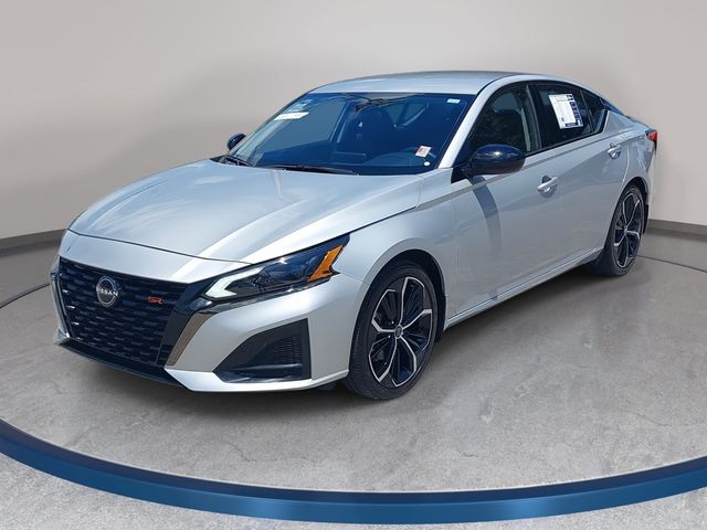Brilliant Silver Metallic 2024 Nissan Altima Sedan Front-Wheel Drive Continuously Variable Transmission