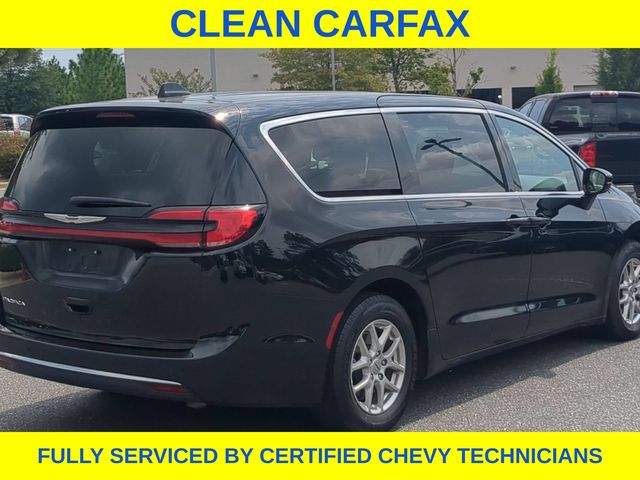 Used 2025 Chrysler Pacifica Van