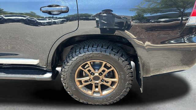 Used 2017 Black Toyota Base image 43