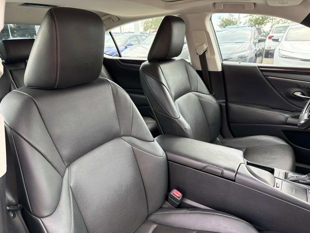 Used 2019 Lexus ES Sedan