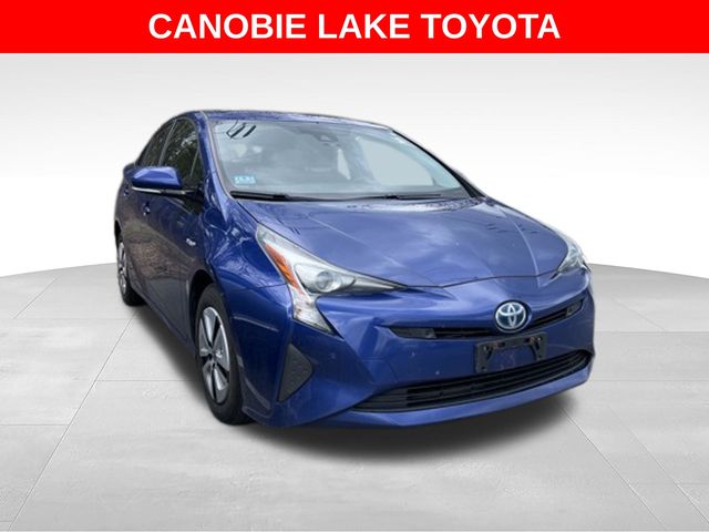 2017 Toyota Prius Three's photo