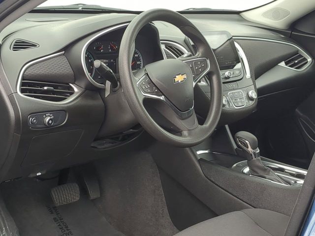 2024 Chevrolet Malibu LT photo