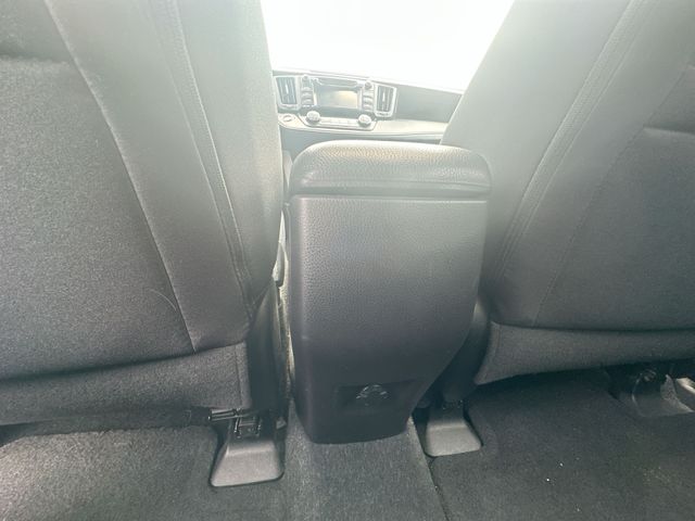 Used 2018 Silver Toyota XLE image 23