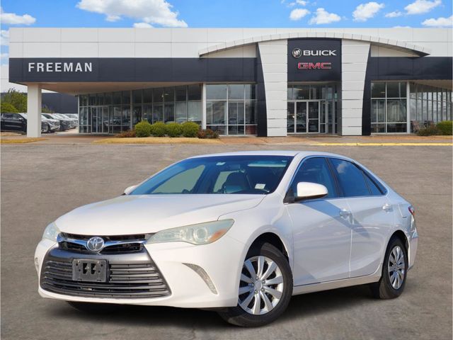 Super White 2016 Toyota Camry Sedan Front-Wheel Drive 6-Speed Automatic