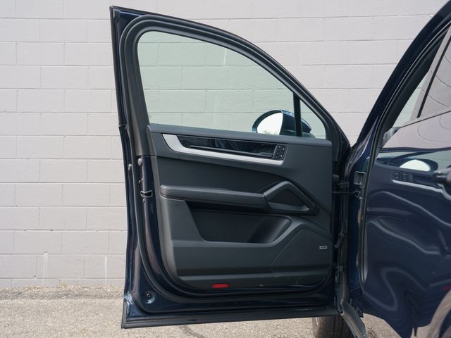 Certified Used 2024 Blue Porsche  image 15