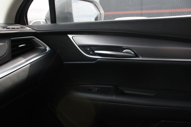 Used 2018 Silver Cadillac Luxury image 22
