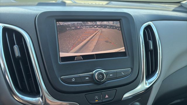 Used 2022 White Chevrolet LS image 25